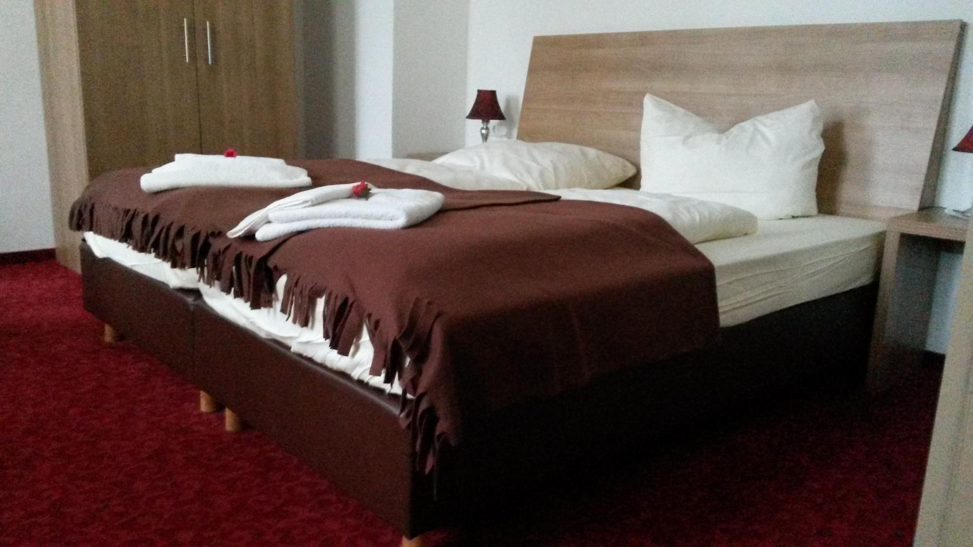 Boutiquehotel Goldene Rose - Self-Check-In Ротенбург-на-Таубере Экстерьер фото