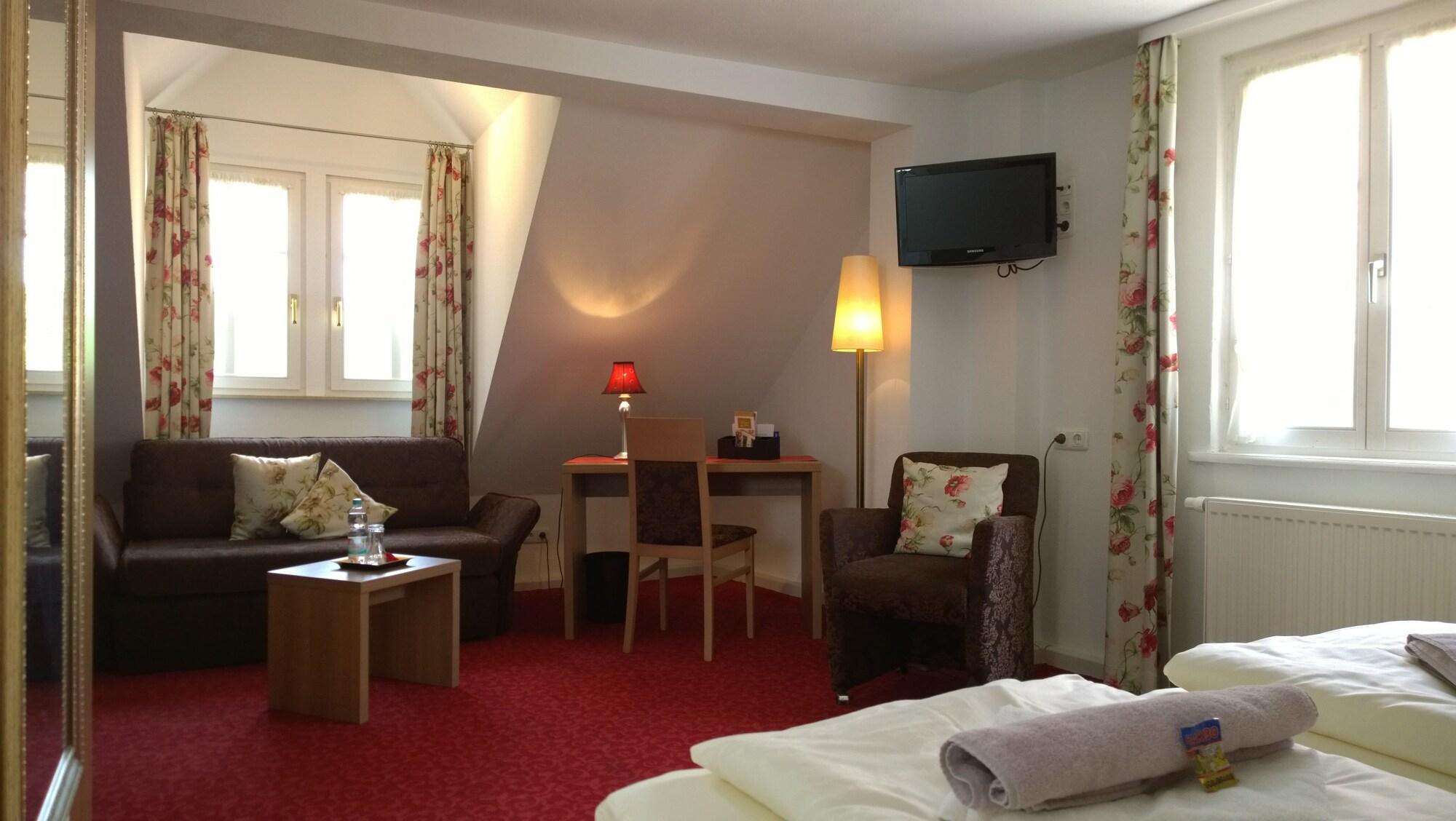 Boutiquehotel Goldene Rose - Self-Check-In Ротенбург-на-Таубере Экстерьер фото