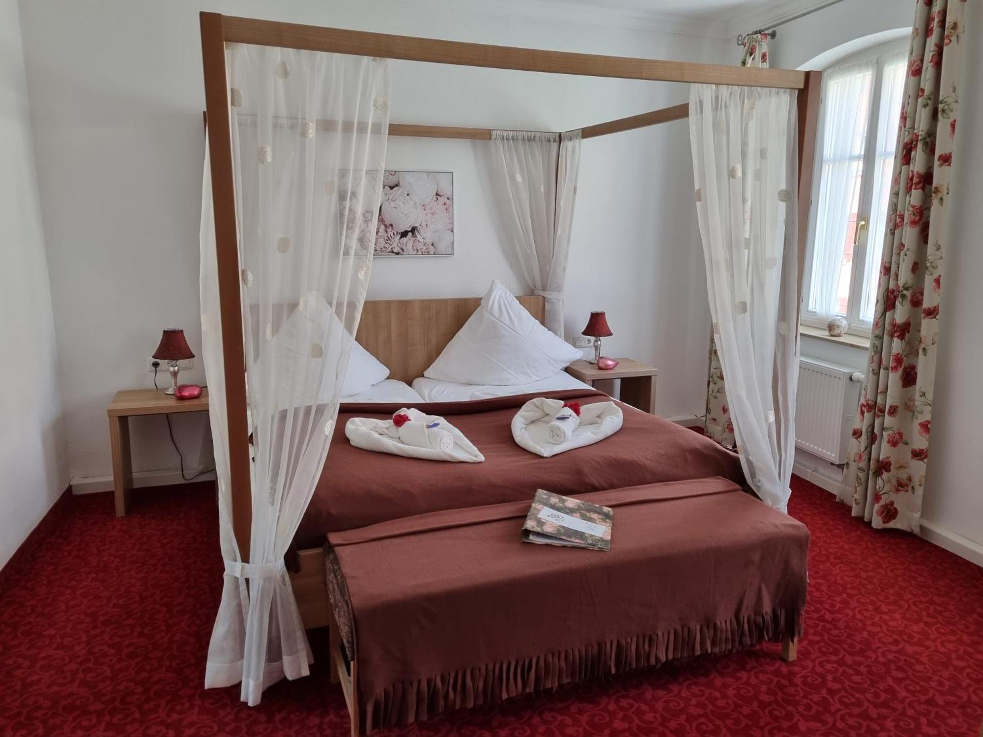 Boutiquehotel Goldene Rose - Self-Check-In Ротенбург-на-Таубере Экстерьер фото