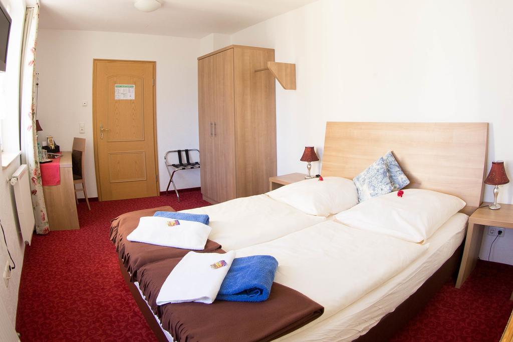 Boutiquehotel Goldene Rose - Self-Check-In Ротенбург-на-Таубере Экстерьер фото