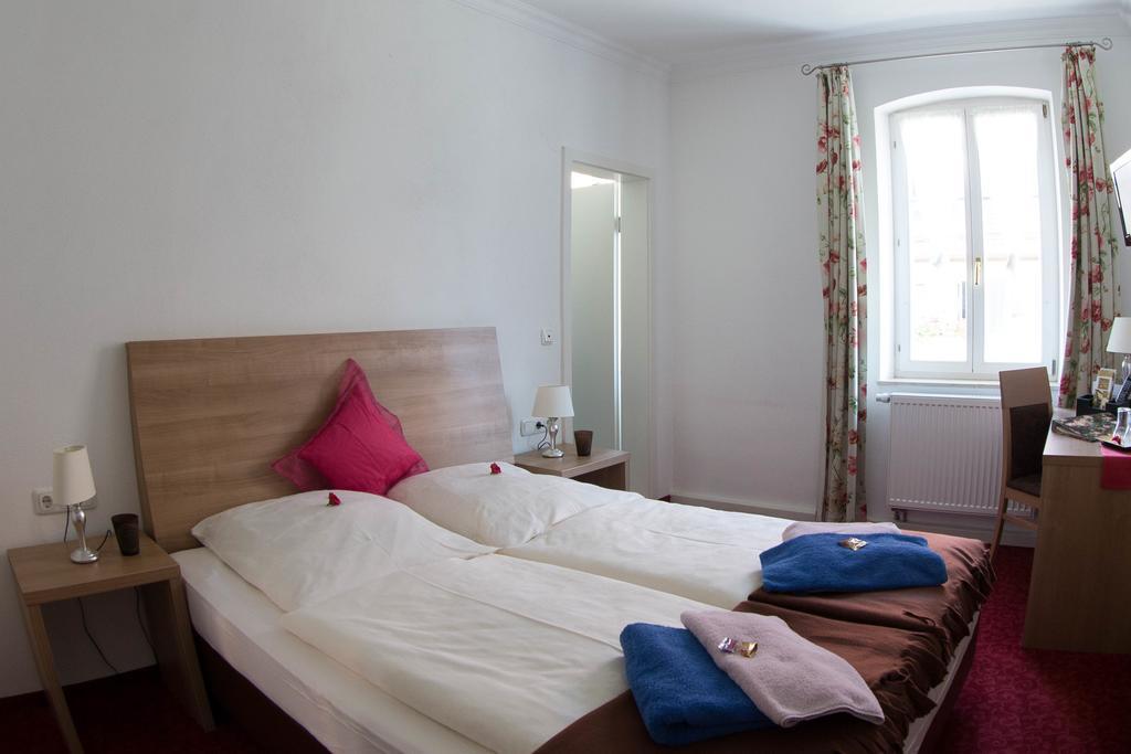 Boutiquehotel Goldene Rose - Self-Check-In Ротенбург-на-Таубере Экстерьер фото