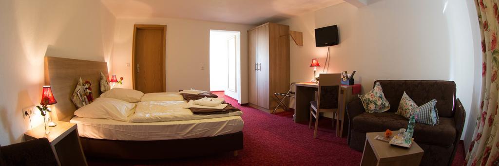 Boutiquehotel Goldene Rose - Self-Check-In Ротенбург-на-Таубере Экстерьер фото